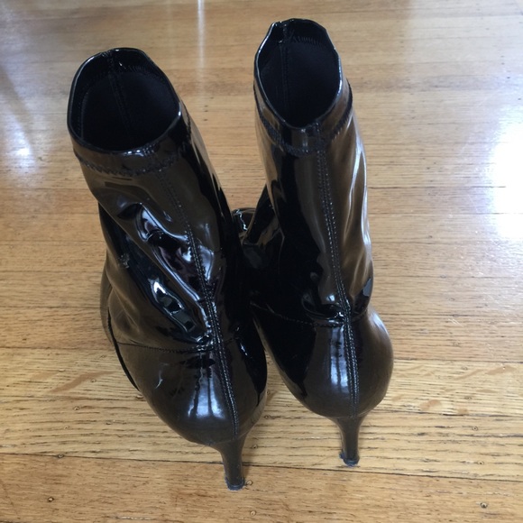 ZARA FAUX BLACK PATENT ANKLE BOOTS - Picture 5 of 5